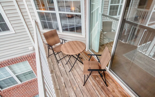 VA - Avalon - Apt 302