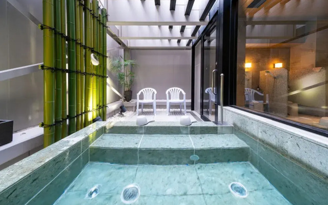Courtyard Osaka Honmachi by Marriott Hotel