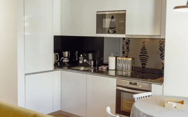 Downtown Prime With Terrace by Vacationy