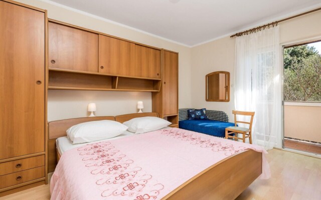 Stunning Apartment in Supetarska Draga With Sauna, Wifi and 2 Bedrooms