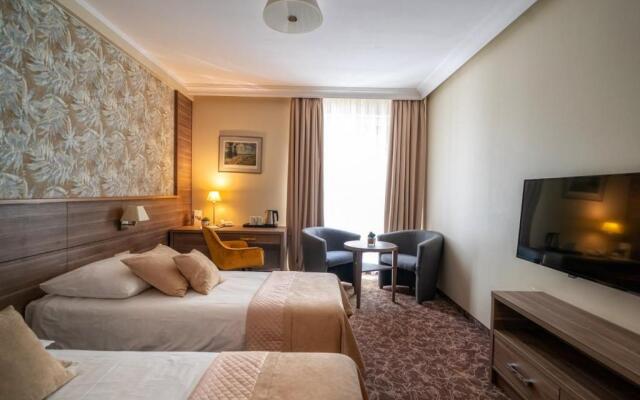 Korona Hotel
