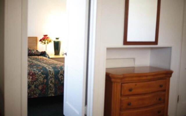 OYO Travelier Motel