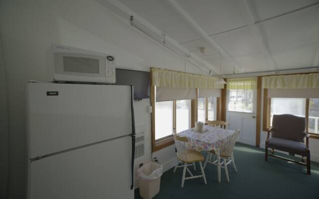 Betty Doon Hotel