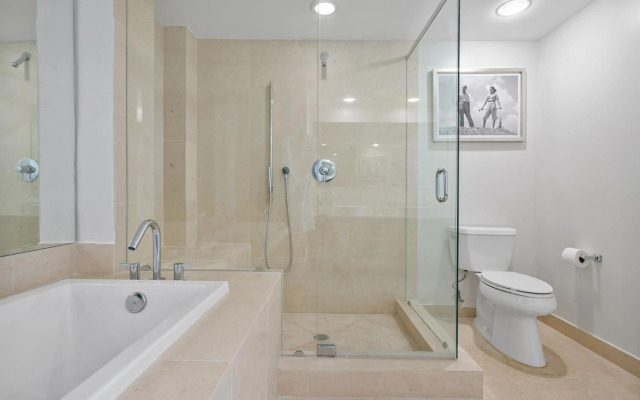 Cesar Suites at Icon Brickell Miami