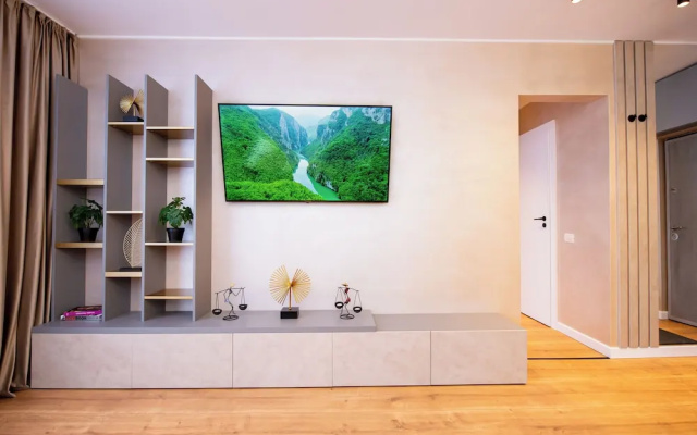 Sakura - One Bedroom Apartment - Next to Victoria Avenue and Cismigiu Park