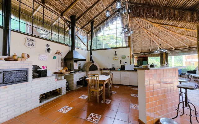 Casa de Luxo 2500m na Granja Viana