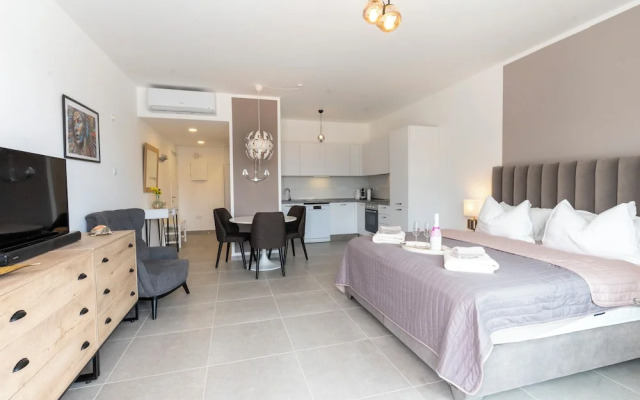 Bright and Lovely Furnished Studio Apartment