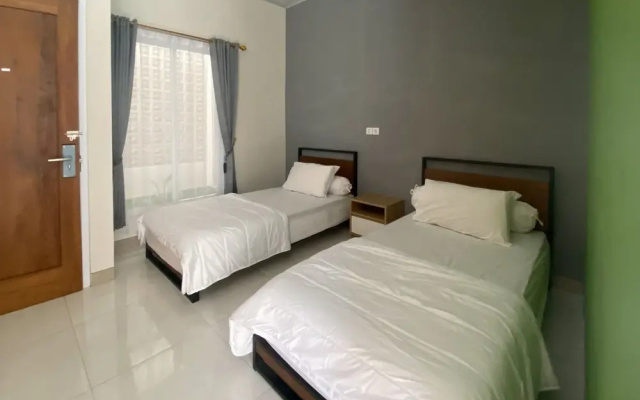 RedDoorz at Araya House Ngawi