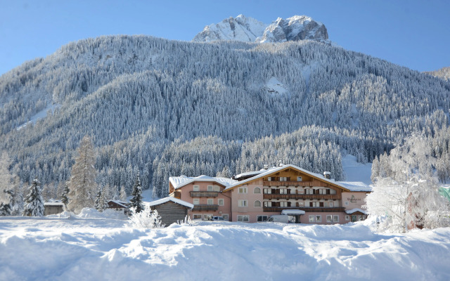 Hotel Waldheim Sexten Sesto