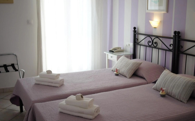 Cyclades Hotel & Studios