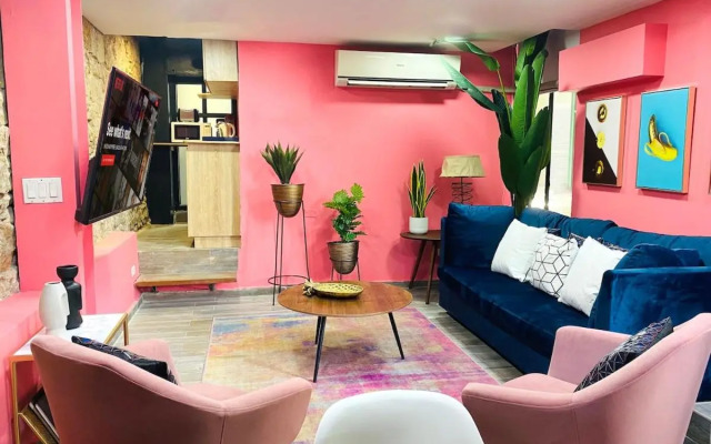 AmazINN Places Casco Viejo Pink Desing and Pool IX