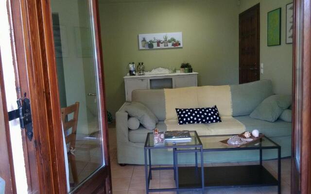 Garden House by the Sea