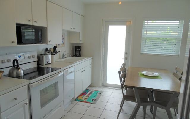 Aloha Kai - Unit 16 2 Bedrooms 1 Bathroom Apts