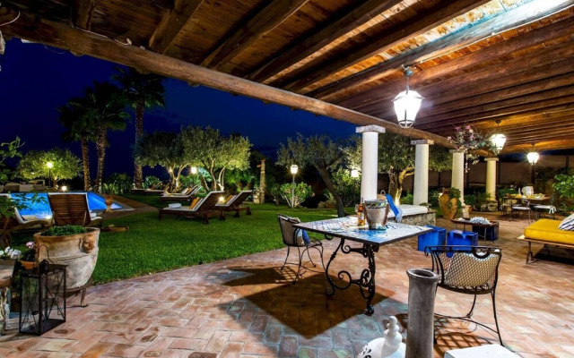Giardini-naxos Beautiful Villa With Pool