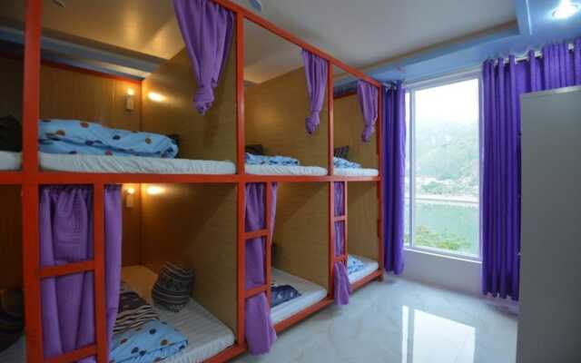 Cat Ba Central Hotel II - Hostel