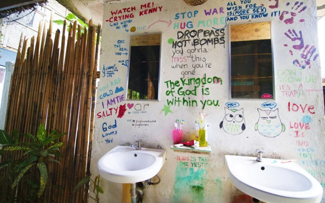 Paglaom Hostel - Adults Only