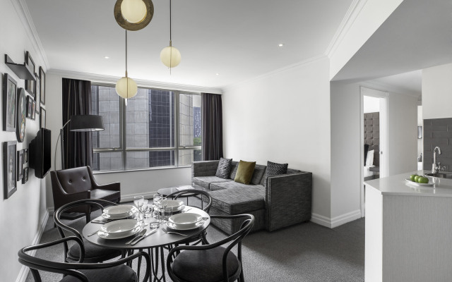 Mantra 2 Bond Street Sydney