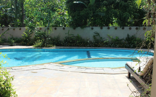 Anom Beach Hotel