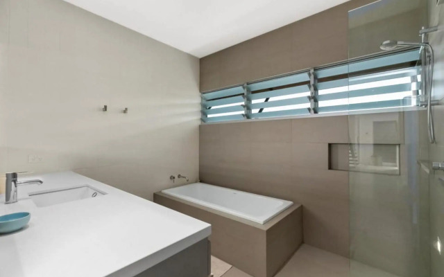 Seaview Tce Spectacular Home with Stunning Ocean and Headland Views