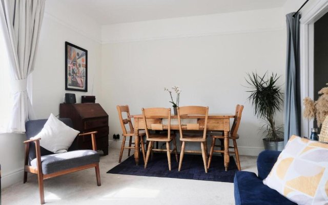Contemporary 2 Bedroom Flat in Lewes
