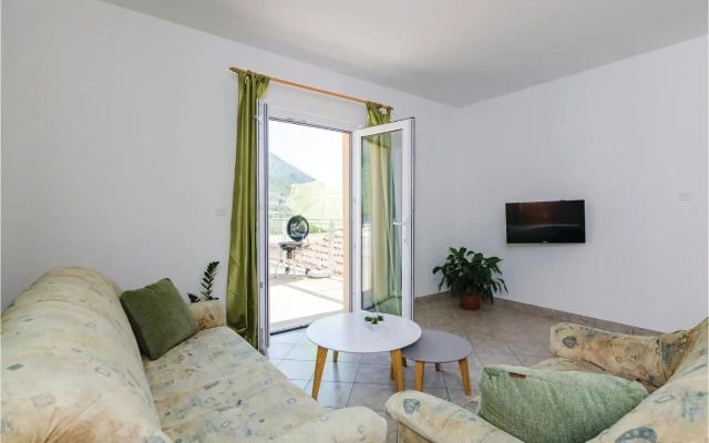 Three-Bedroom Apartment in Plat
