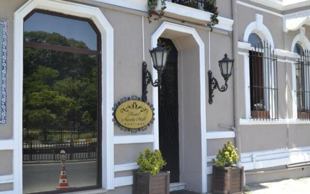 Santa Hill Hotel