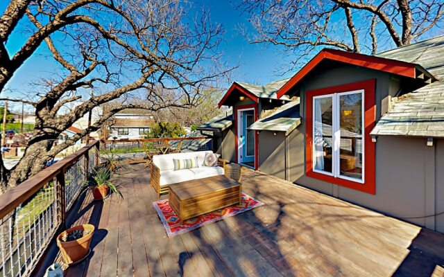 East Austin Bungalow - 3 Br Home