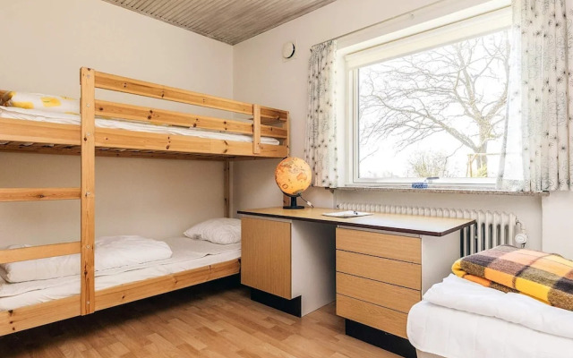 8 Person Holiday Home in Harpelunde