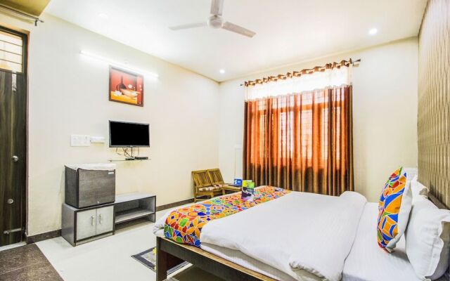 FabHotel Queen Palace