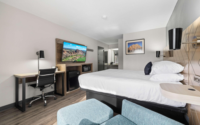 Red Lion Inn & Suites Deschutes River Bend