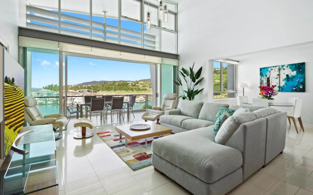 Peninsula Airlie Beach