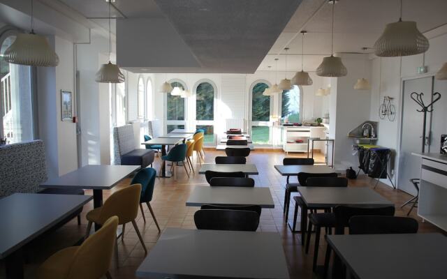 Auberge de Jeunesse Orléans Centre Ville - Hostel