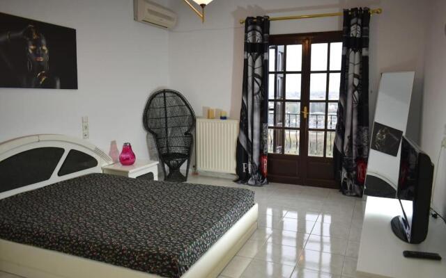 Loft House With View The Town Of Trikala