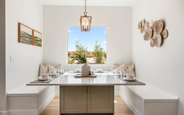 Green Acres 8 Bedroom Townhouse