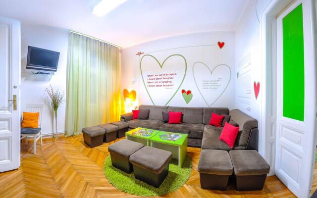 Hostel For Me