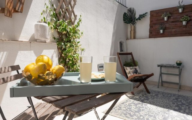 One Bedroom with Terrace in Alfama Centre 75 by Lisbonne Collection