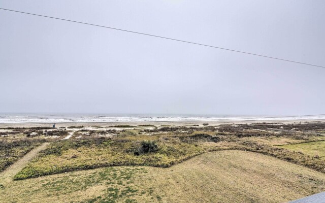 Oceanfront Galveston Home - Walk to Beach!