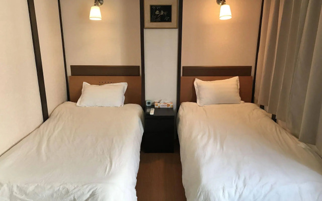 Naniwa Guest House