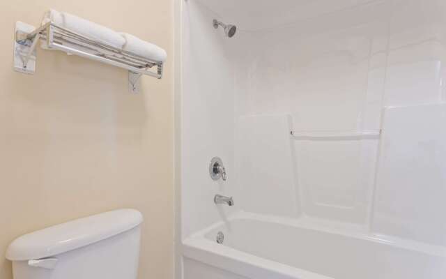 Super 8 By Wyndham Franklin Hwy 31