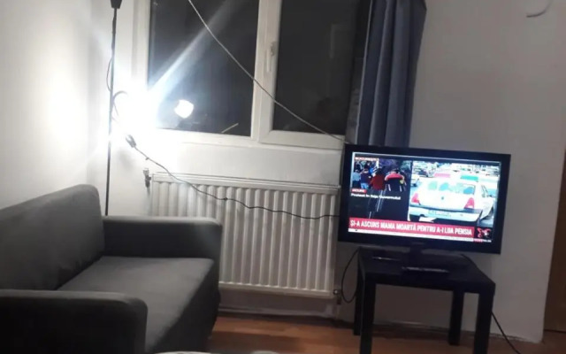 Tobyta nu primesc santieristi si petrecareti