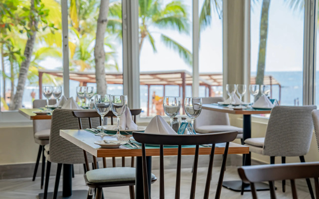 Coral Costa Caribe Beach Resort - All Inclusive