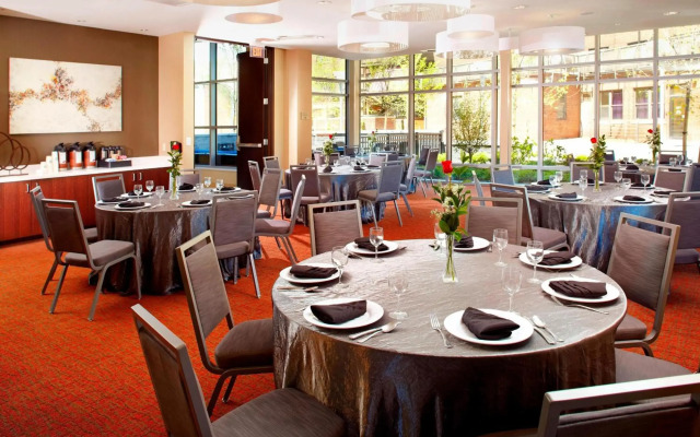 Courtyard by Marriott Cleveland University Circle