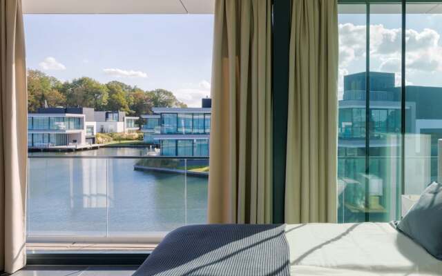 Luxurious Villa with Sunshower, 3 Bathrooms Near Veerse Meer