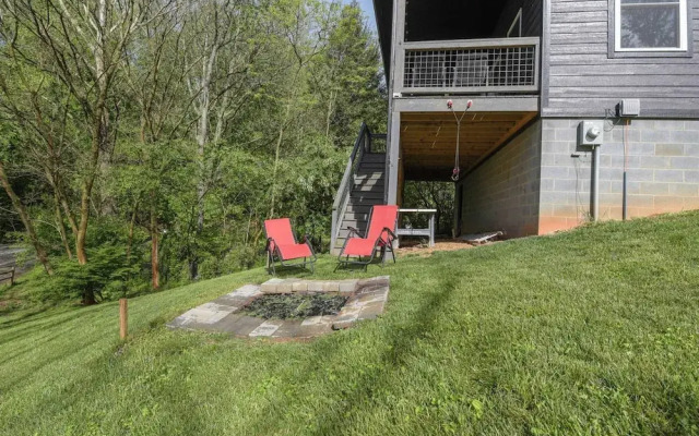 Plum Perfect Hideaway by Avantstay Near Downtown