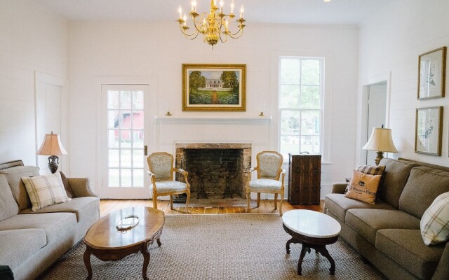 The Historic Hill House and Farm