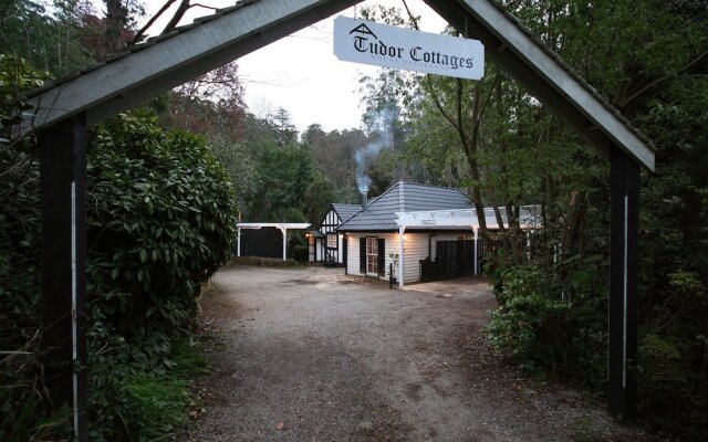 Tudor Cottages Mt Dandenong