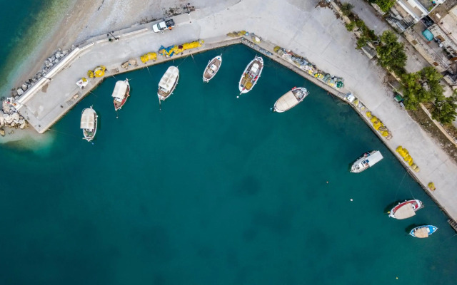 Meli Apartments & Villas