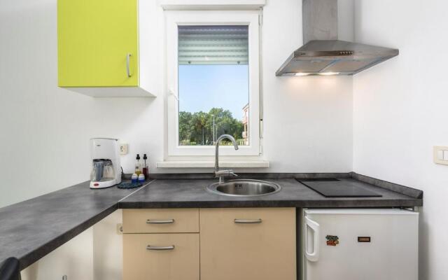 Mirjana House with Apartments