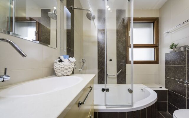 Sweet Inn Apartments- King David Crown