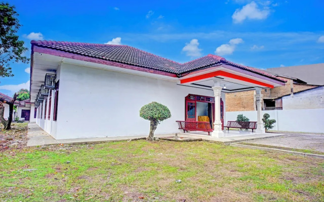 Hotel O Krakatau Near Universitas Muhammadiya Sumatra Utara ( UMSU )